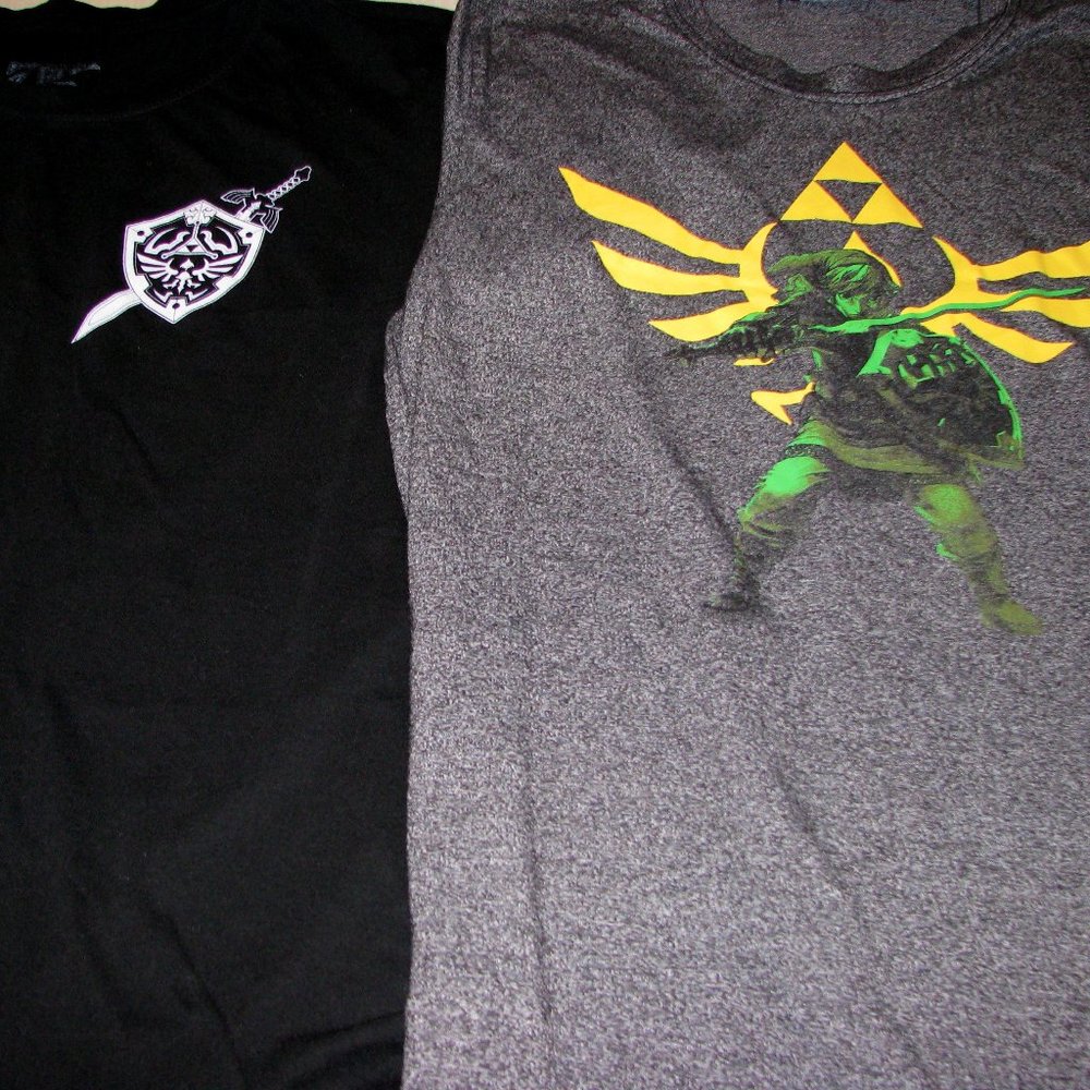 TWO Nintendo The Legend Of Zelda Graphic T-Shirts Unisex Medium
